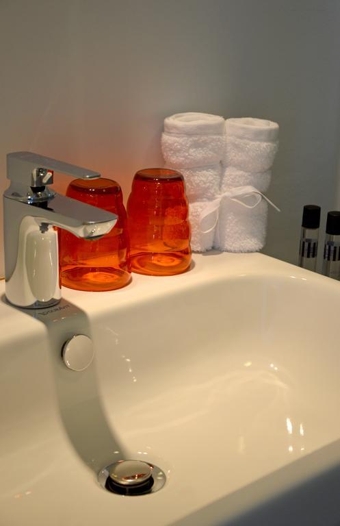 Logis Hotel Du Port Plobannalec Chambre photo