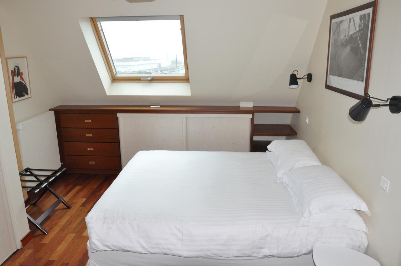 Logis Hotel Du Port Plobannalec Extérieur photo